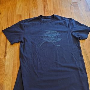 Patagonia large graphic t-shirt